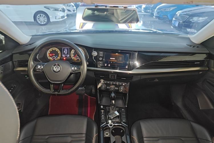 Used Volkswagen Passat 2019 330TSI Elite Edition China VI Center Console