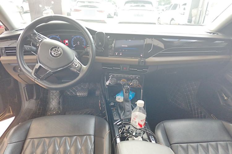 Used Volkswagen Passat 2019 330TSI Luxury Edition China VI Standard Center Console