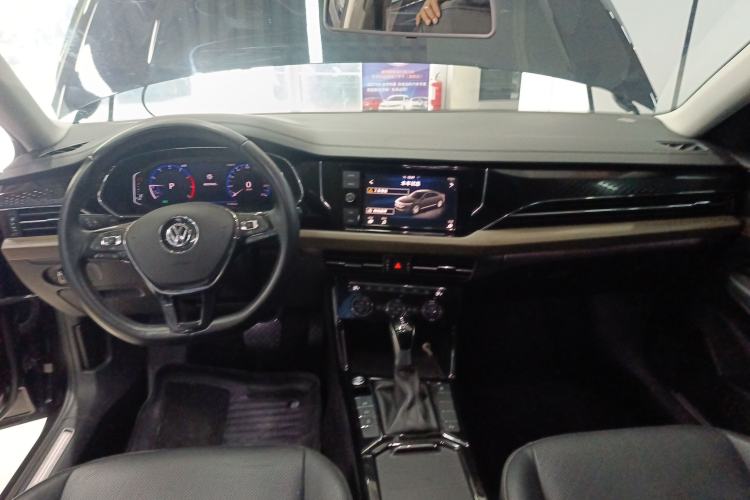 Used Volkswagen Passat 2019 330TSI Luxury Edition China VI Standard Center Console