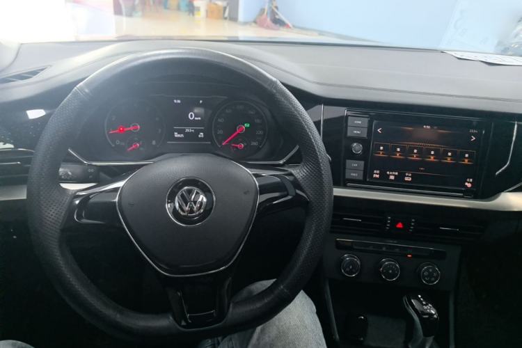 Used Volkswagen Passat 2019 280TSI Business Edition China VI Center Console