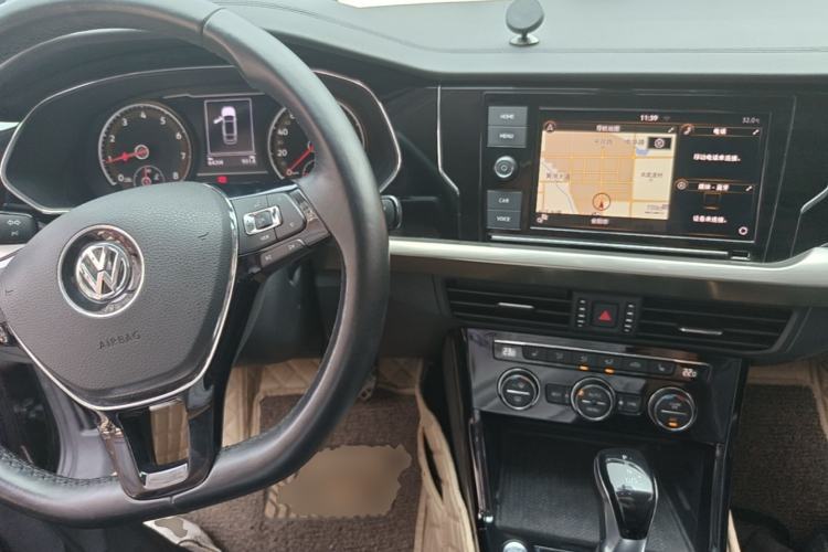 Used Volkswagen Passat 2019 330TSI Elite Edition China VI Center Console