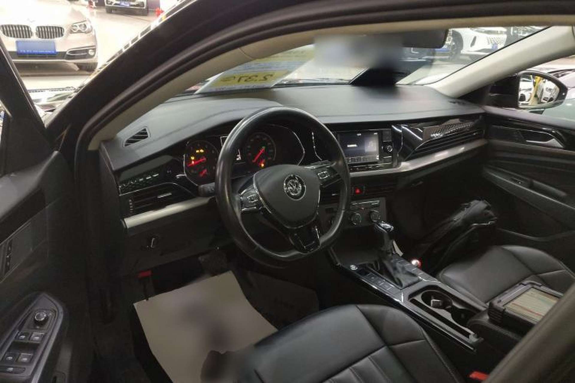Used Volkswagen Passat 2019 280TSI Business Edition China VI Center Console
