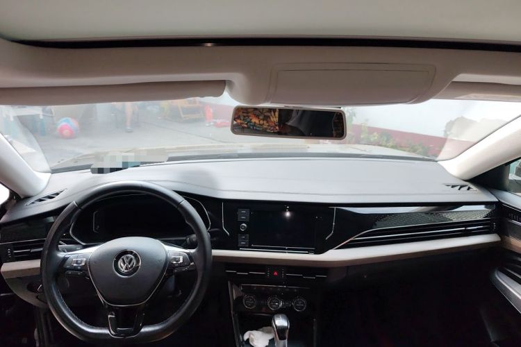 Used Volkswagen Passat 2019 330TSI Luxury Edition China VI Standard Center Console