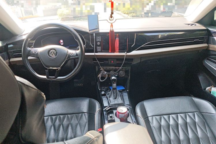 Used Volkswagen Passat 2019 330TSI Luxury Edition China VI Standard Center Console