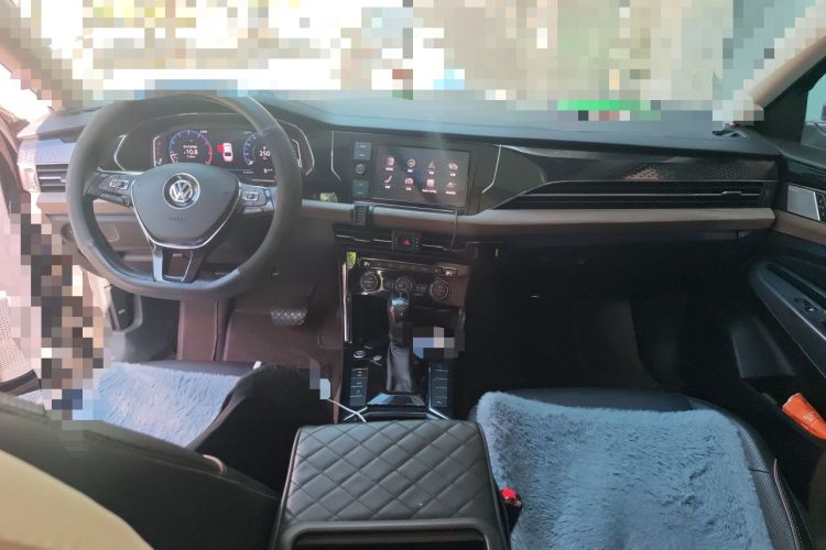 Used Volkswagen Passat 2019 330TSI Luxury Edition China VI Standard Center Console