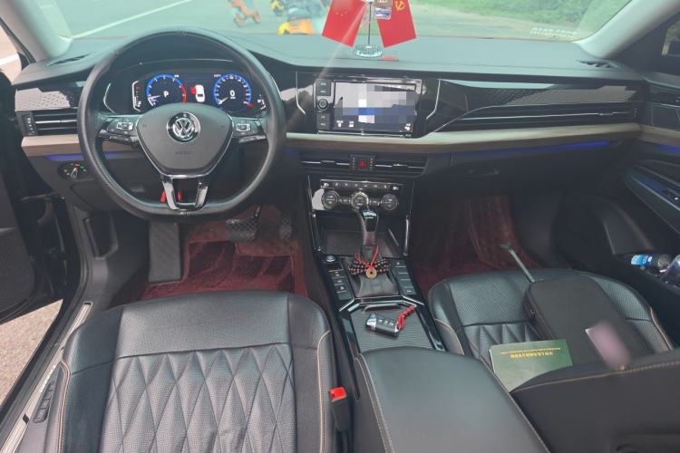 Used Volkswagen Passat 2019 330TSI Luxury Edition China VI Standard Center Console