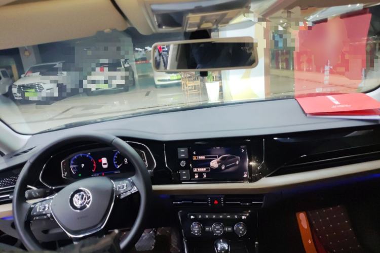 Used Volkswagen Passat 2019 330TSI Luxury Edition China VI Standard Center Console