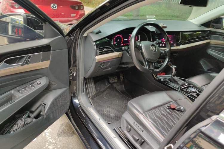 Used Volkswagen Passat 2019 380TSI Luxury Edition China VI Standard Driver Seat