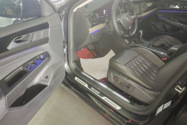 Used Volkswagen Passat 2019 330TSI Luxury Edition China VI Standard Driver Seat