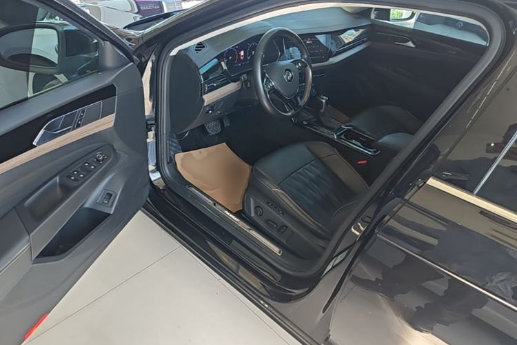 Used Volkswagen Passat 2019 330TSI Prestige Edition China VI Standard Driver Seat