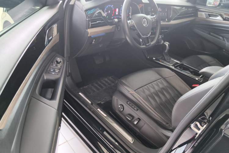 Used Volkswagen Passat 2019 330TSI Luxury Edition China VI Standard Driver Seat