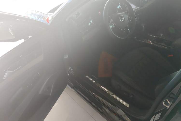 Used Volkswagen Passat 2019 330TSI Luxury Edition China VI Standard Driver Seat