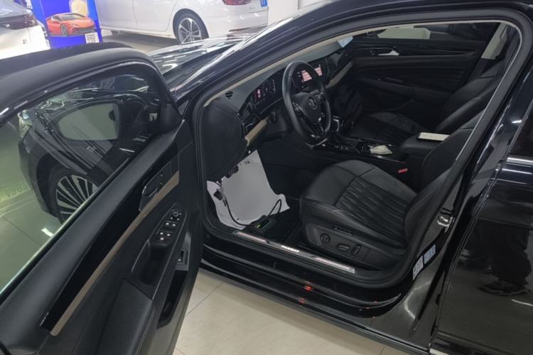 Used Volkswagen Passat 2019 330TSI Luxury Edition China VI Standard Driver Seat