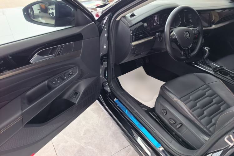 Used Volkswagen Passat 2019 330TSI Elite Edition China VI Driver Seat