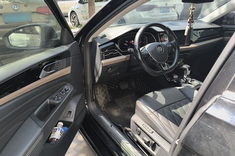 Used Volkswagen Passat 2019 330TSI Luxury Edition China VI Standard Driver Seat