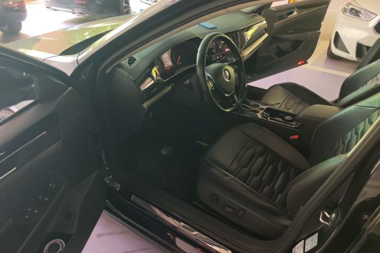 Used Volkswagen Passat 2019 330TSI Elite Edition China VI Driver Seat