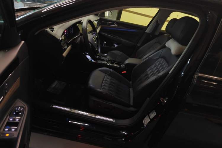 Used Volkswagen Passat 2019 330TSI Luxury Edition China V Standard Driver Seat