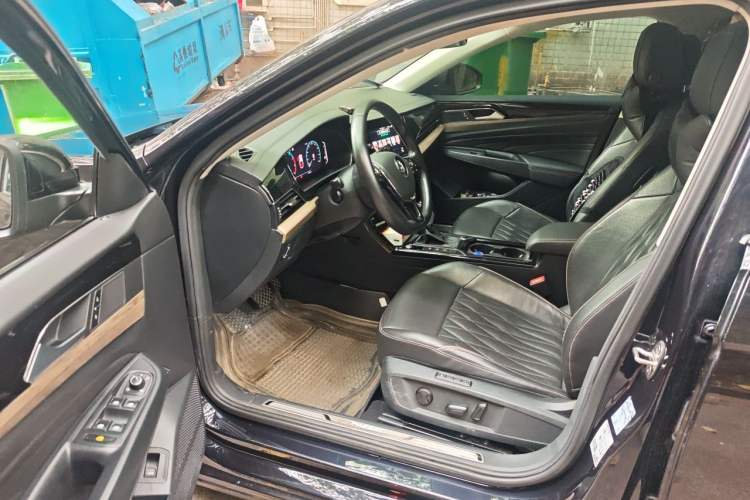 Used Volkswagen Passat 2019 330TSI Luxury Edition China V Standard Driver Seat