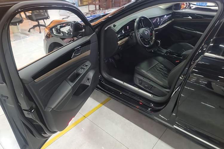 Used Volkswagen Passat 2019 380TSI Prestige Edition China VI Standard Driver Seat