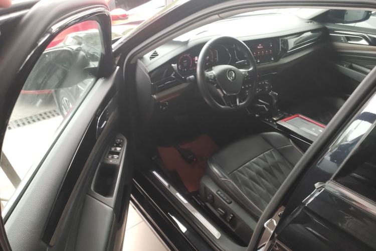 Used Volkswagen Passat 2019 330TSI Luxury Edition China VI Standard Driver Seat