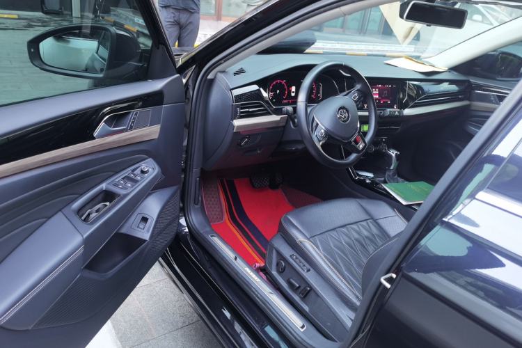 Used Volkswagen Passat 2019 330TSI Luxury Edition China V Standard Driver Seat