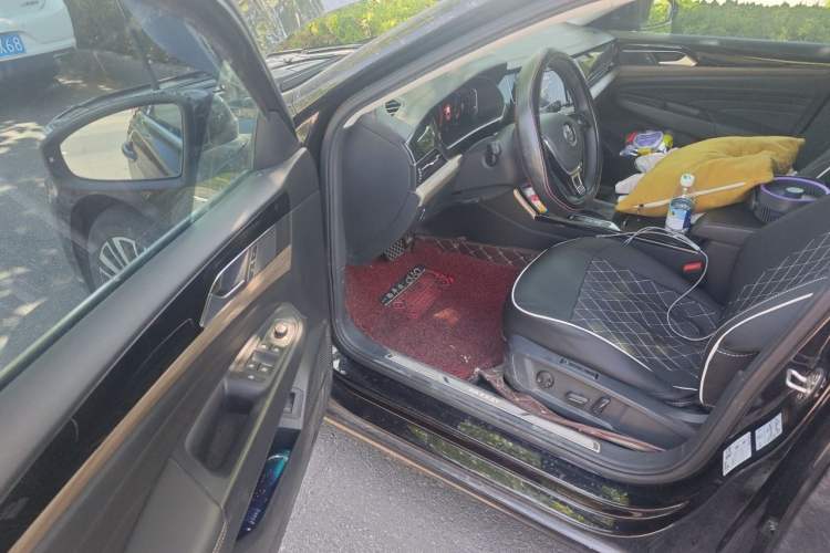 Used Volkswagen Passat 2019 330TSI Luxury Edition China VI Standard Driver Seat