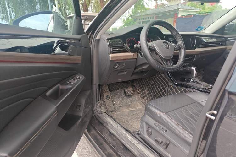 Used Volkswagen Passat 2019 330TSI Luxury Edition China VI Standard Driver Seat
