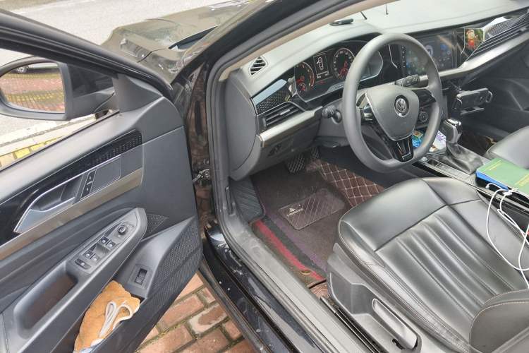 Used Volkswagen Passat 2019 280TSI Business Edition China VI Driver Seat