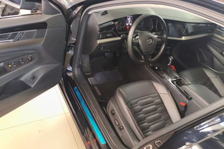 Used Volkswagen Passat 2019 330TSI Elite Edition China VI Driver Seat
