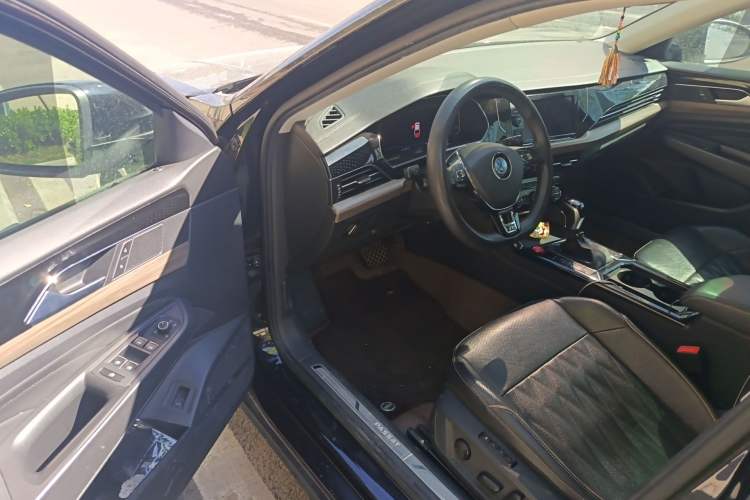 Used Volkswagen Passat 2019 330TSI Luxury Edition China VI Standard Driver Seat