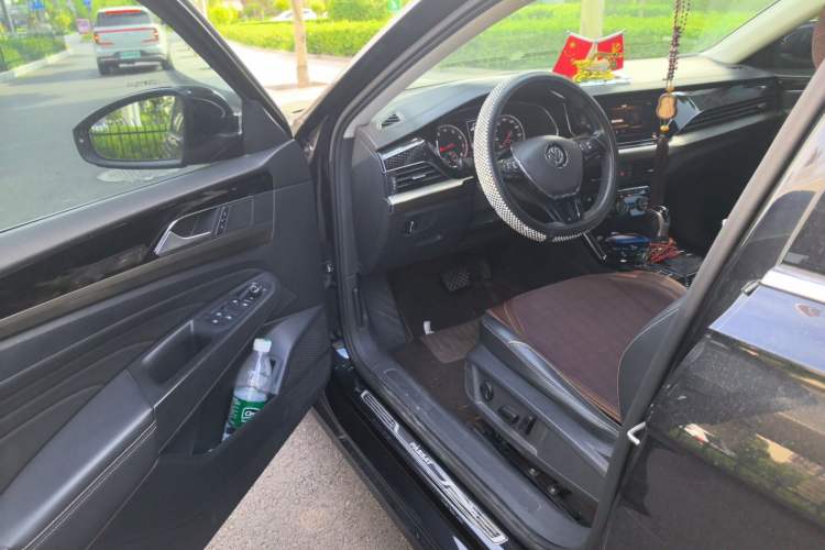 Used Volkswagen Passat 2019 330TSI Elite Edition China VI Driver Seat