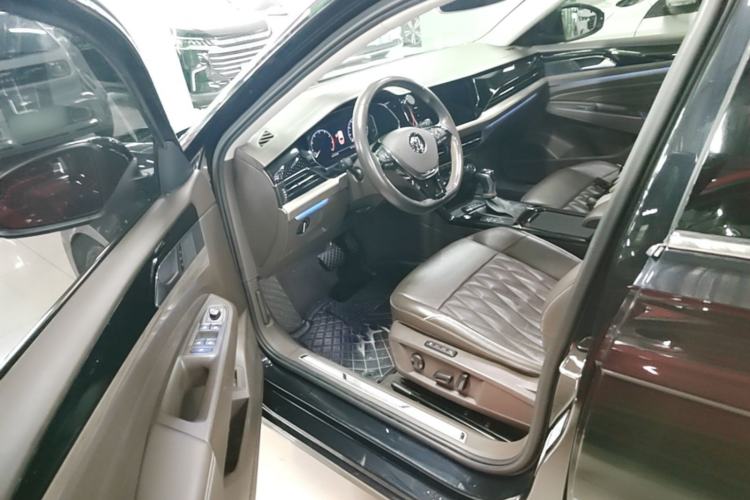 Used Volkswagen Passat 2019 330TSI Prestige Edition China VI Standard Driver Seat