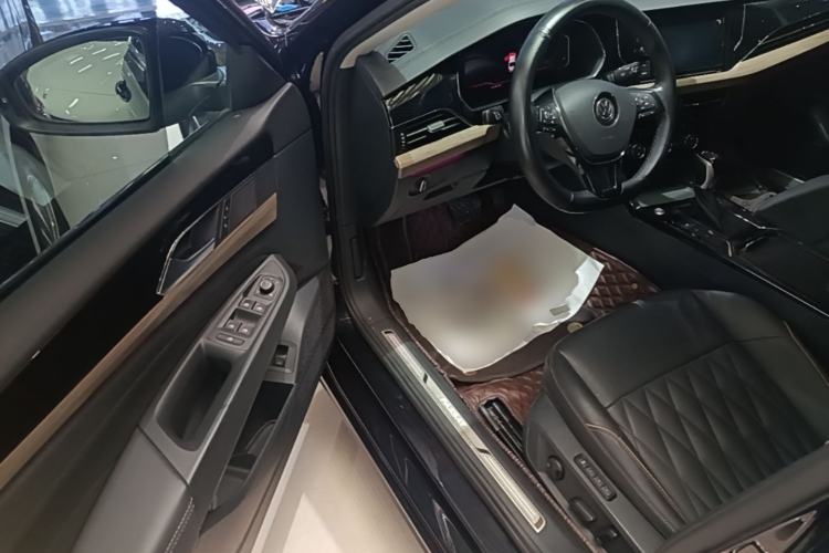 Used Volkswagen Passat 2019 330TSI Luxury Edition China V Standard Driver Seat