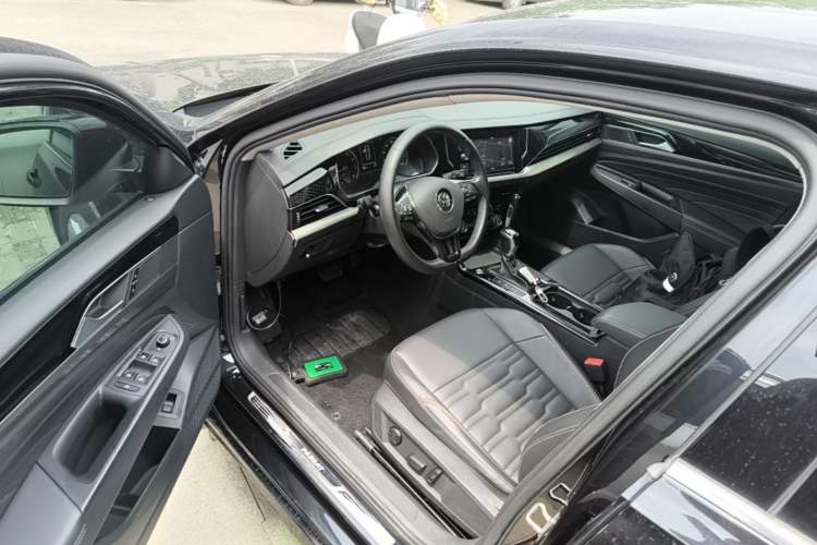 Used Volkswagen Passat 2019 330TSI Elite Edition China VI Driver Seat