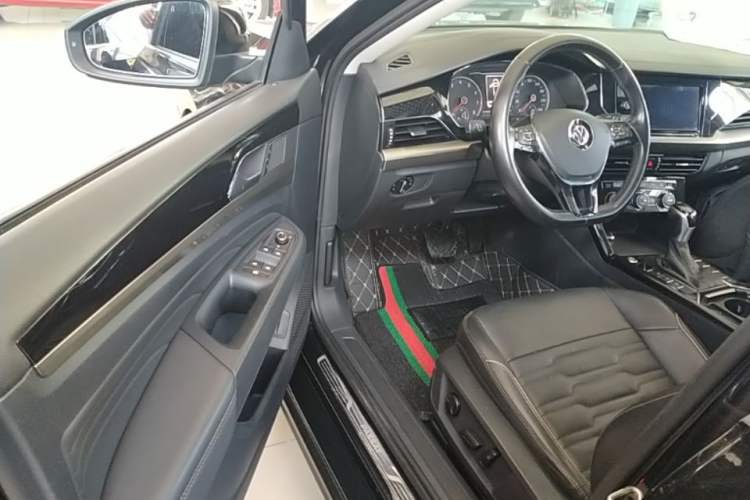 Used Volkswagen Passat 2019 330TSI Elite Edition China VI Driver Seat