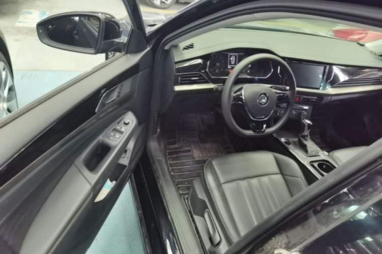 Used Volkswagen Passat 2019 280TSI Business Edition China VI Driver Seat