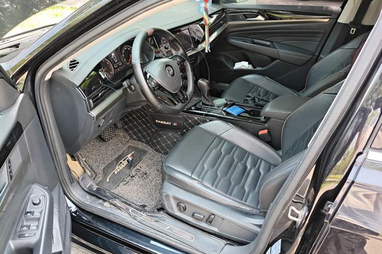 Used Volkswagen Passat 2019 330TSI Elite Edition China VI Driver Seat