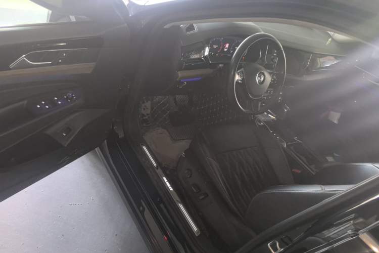 Used Volkswagen Passat 2019 330TSI Luxury Edition China VI Standard Driver Seat