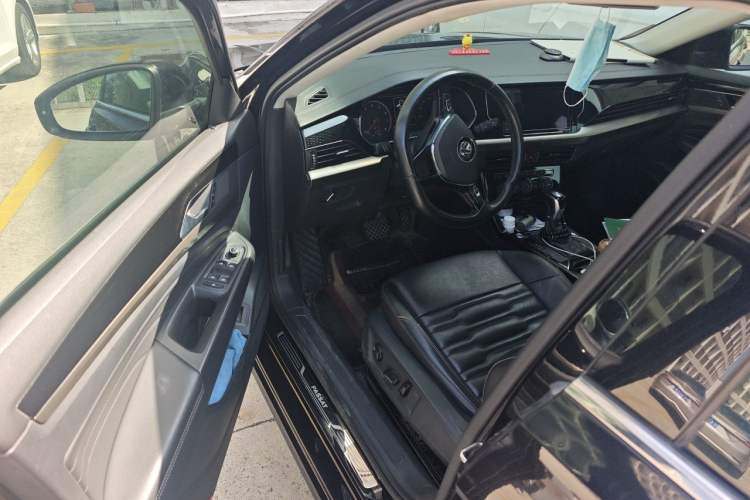 Used Volkswagen Passat 2019 280TSI Elite Edition China VI Standard Driver Seat