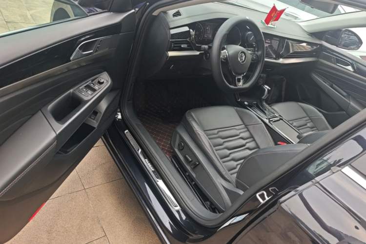 Used Volkswagen Passat 2019 330TSI Elite Edition China VI Driver Seat