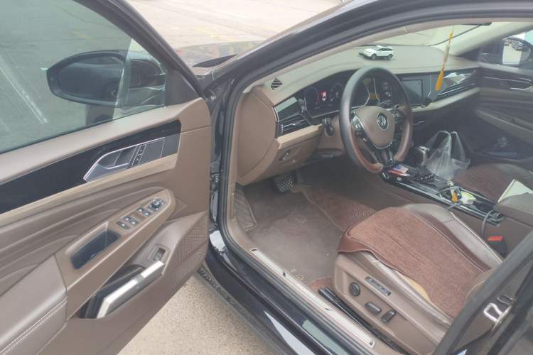 Used Volkswagen Passat 2019 330TSI Luxury Edition China VI Standard Driver Seat