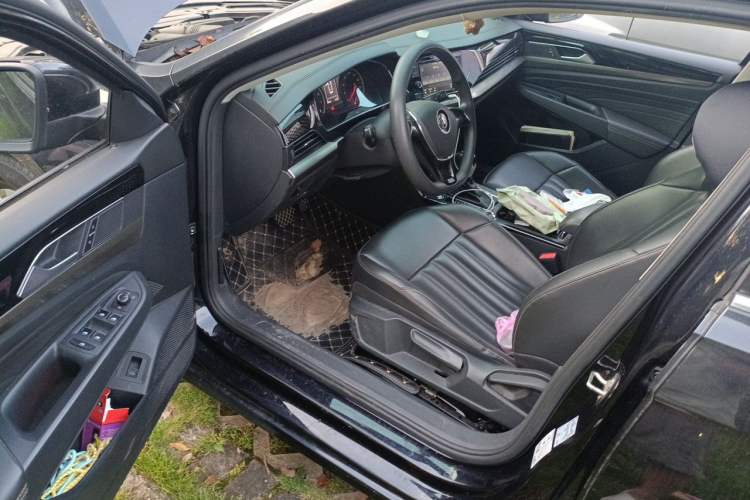 Used Volkswagen Passat 2019 280TSI Business Edition China VI Driver Seat