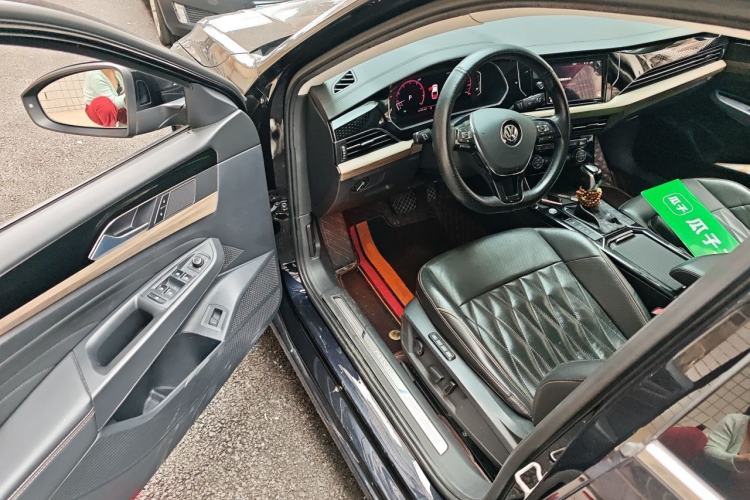 Used Volkswagen Passat 2019 330TSI Luxury Edition China VI Standard Driver Seat