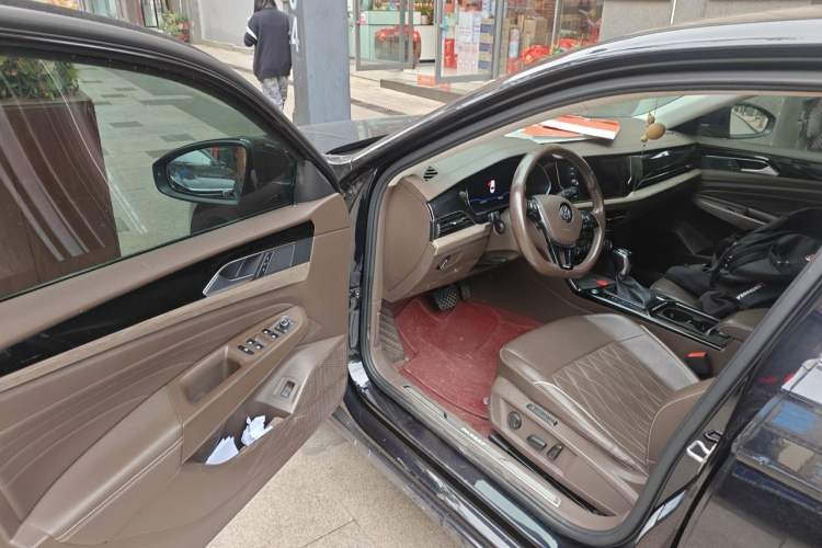 Used Volkswagen Passat 2019 330TSI Luxury Edition China VI Standard Driver Seat