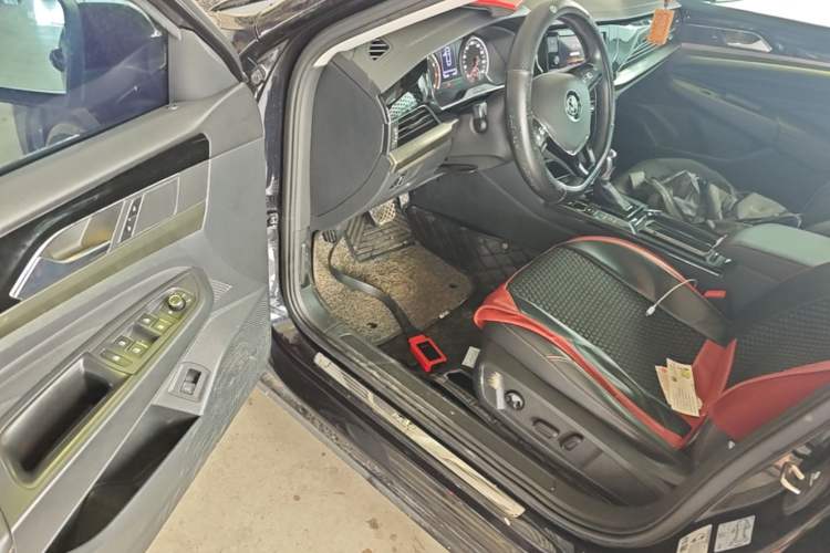 Used Volkswagen Passat 2019 330TSI Elite Edition China VI Driver Seat