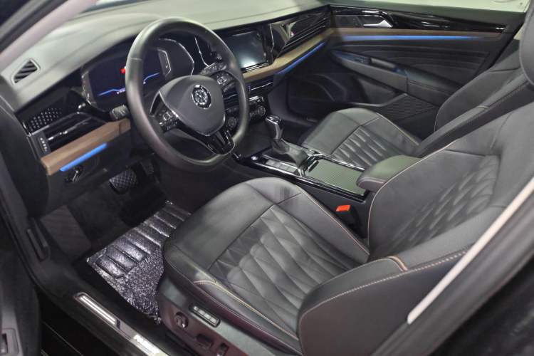 Used Volkswagen Passat 2019 330TSI Luxury Edition China V Standard Driver Seat