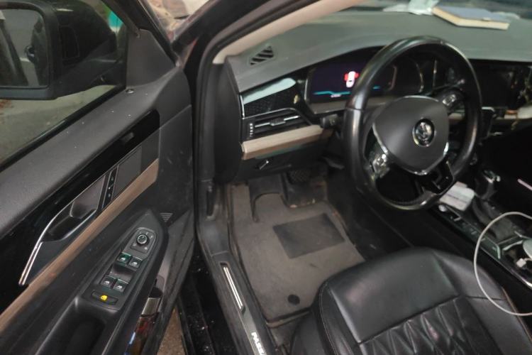Used Volkswagen Passat 2019 330TSI Luxury Edition China VI Standard Driver Seat