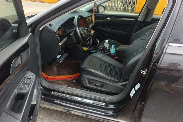Used Volkswagen Passat 2019 330TSI Elite Edition China VI Driver Seat