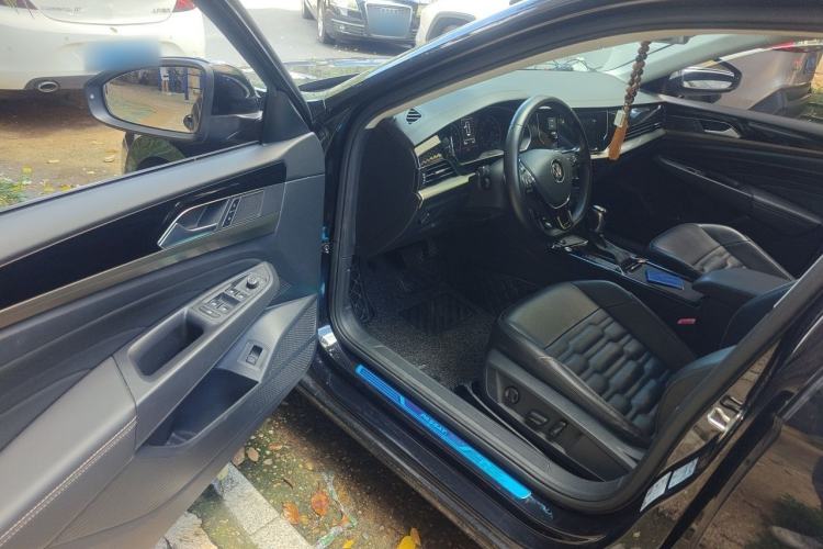 Used Volkswagen Passat 2019 330TSI Elite Edition China VI Driver Seat