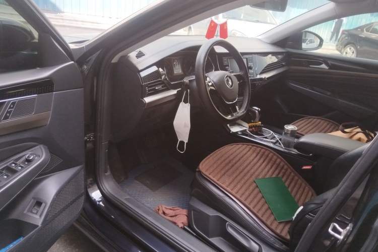 Used Volkswagen Passat 2019 280TSI Business Edition China VI Driver Seat